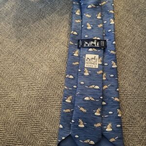 Vintage Hermès Blue Silk Tie with Racoon Pattern. Vintage Hermes 7959 EA